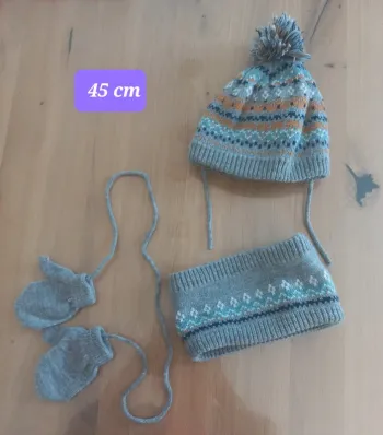 Lot bonnet/tour de cou/moufles 45cm