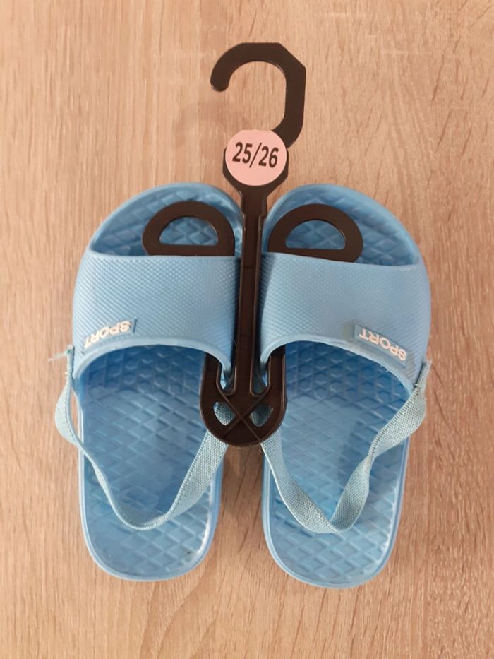 Chaussures de plage 25-26 neuf