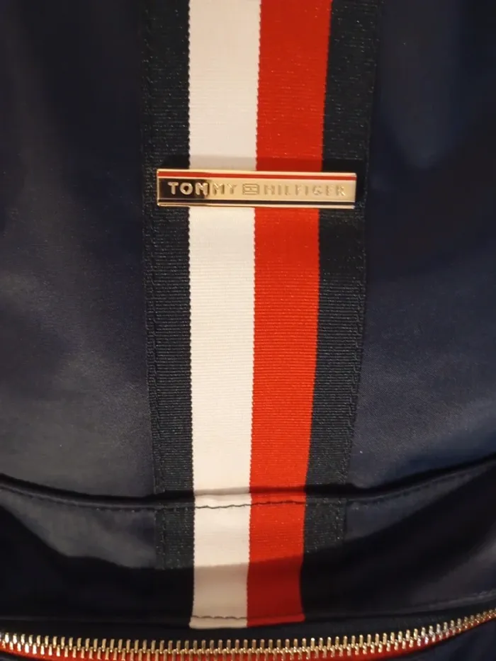 Sac à dos tommy Hilfiger état neuf - photo numéro 3