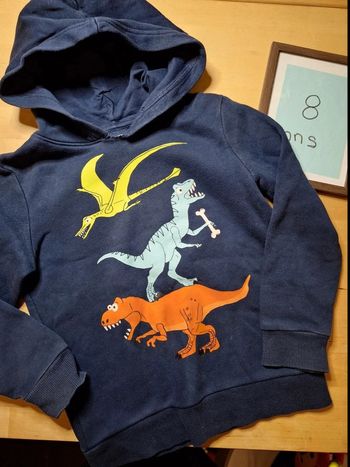 Pull pour garçon taille 8ans bon état