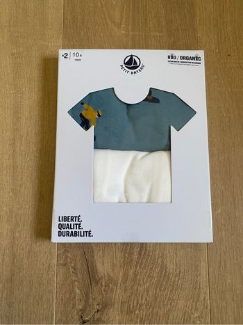 Lot de 2 t shirt Petit Bateau 10 ans neuf