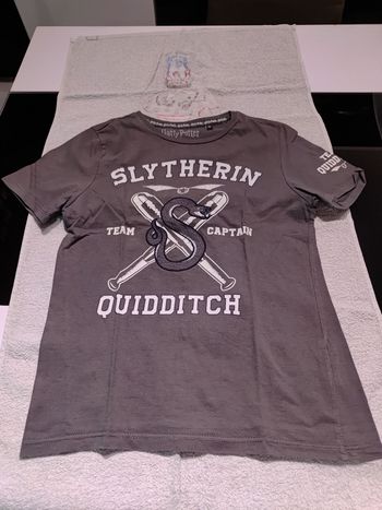 Tee shirt manches courtes  HARRY POTTER. Taille 12 ans