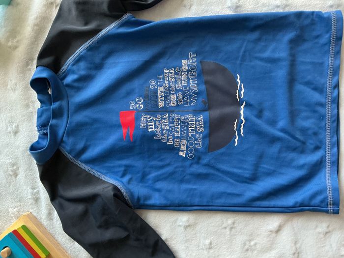 teeshirt anti UV bleu et marine 3 ans kiabi - photo numéro 6