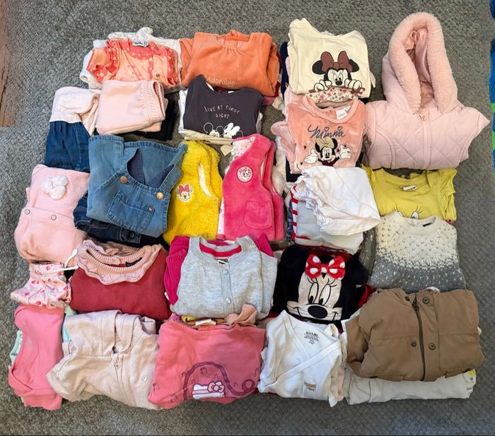 Gros lot vêtements fille O,1,3,6,9 mois
