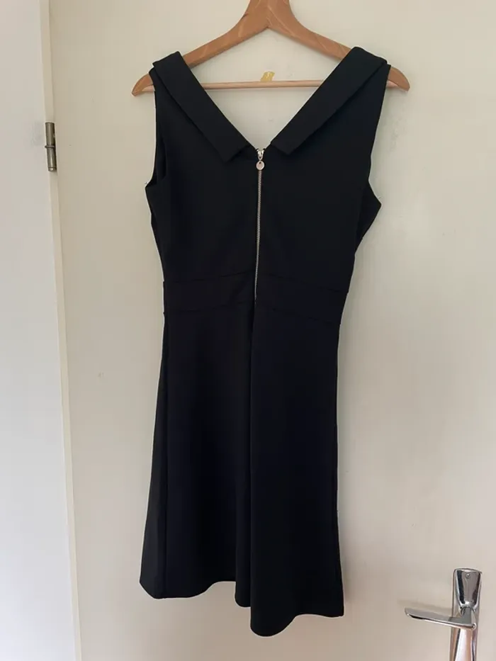 Robe noire - photo numéro 2