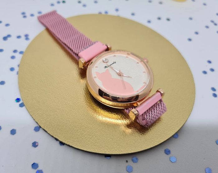 Montre femme dorée et rose avec motif chats - photo numéro 2