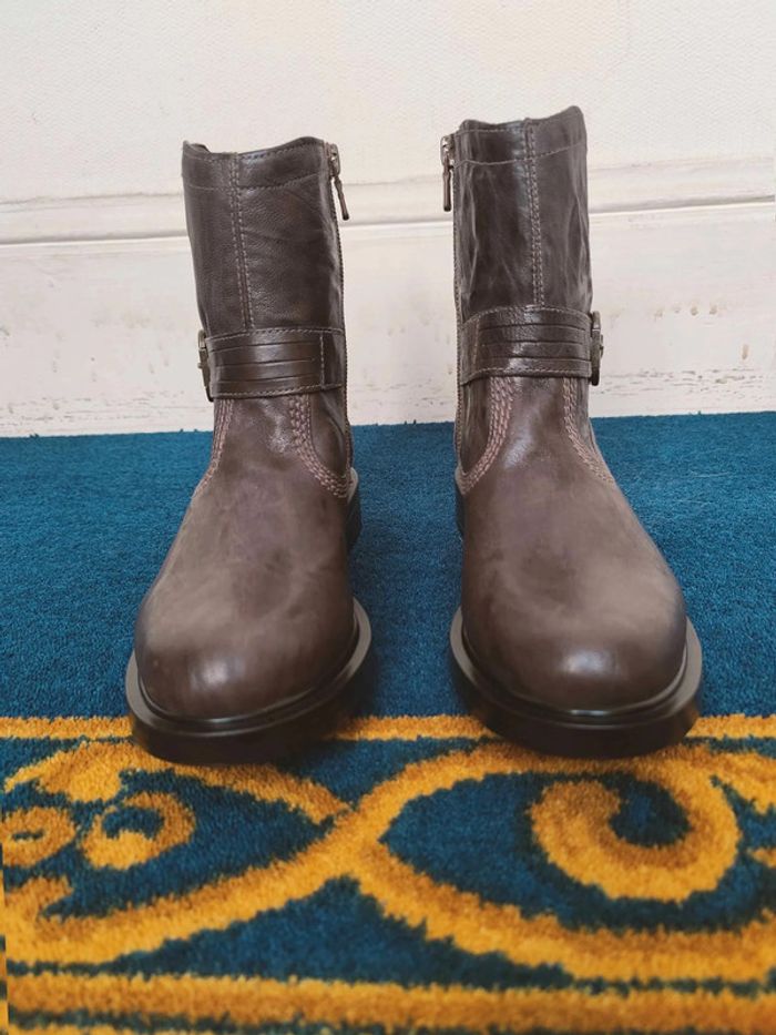 Bottines Nero Giardini en cuir marron, style motard chic - photo numéro 5