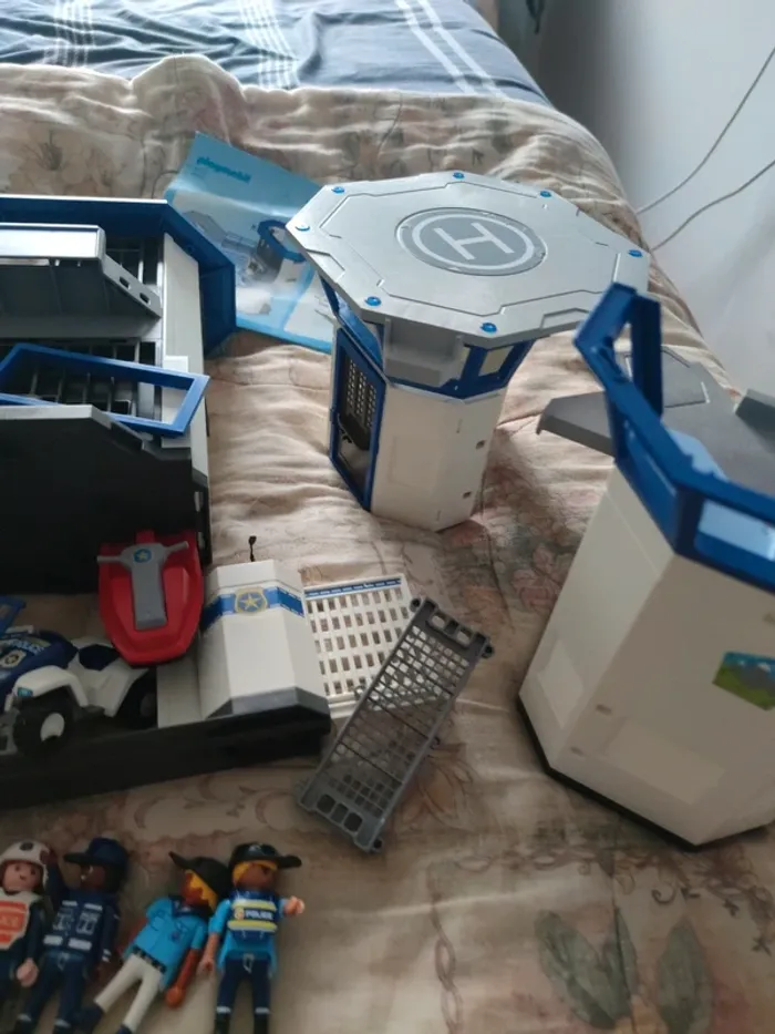Playmobil commissariat de police bon état - photo numéro 5