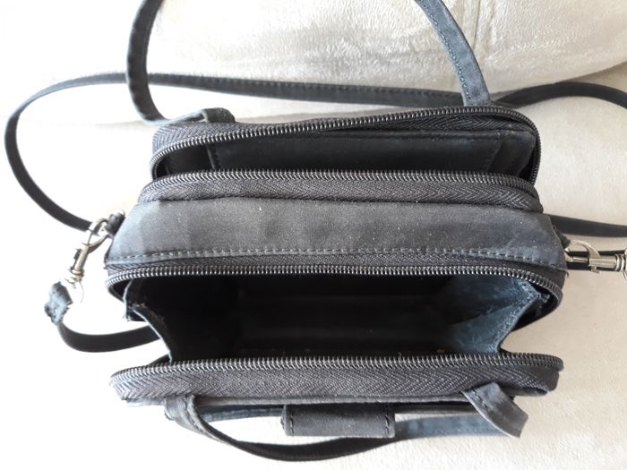 Faby27800 Sacoche noire, peut se porter à la main ou en bandoulière, pochette extérieure élastiquée - photo numéro 4