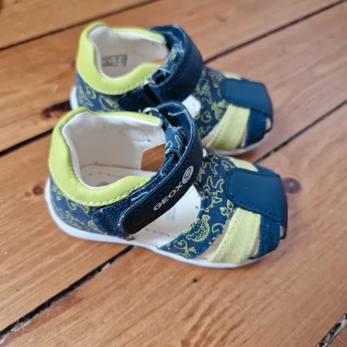Chaussures bébé - sandales - Geox - Taille 18 - photo numéro 2