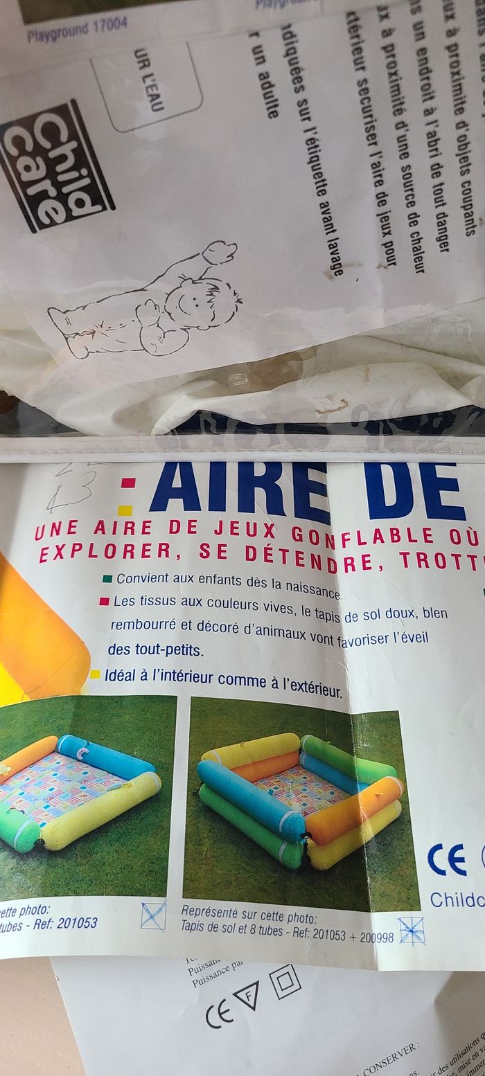 aire de jeux gonflable pour explorer et se détendre child care