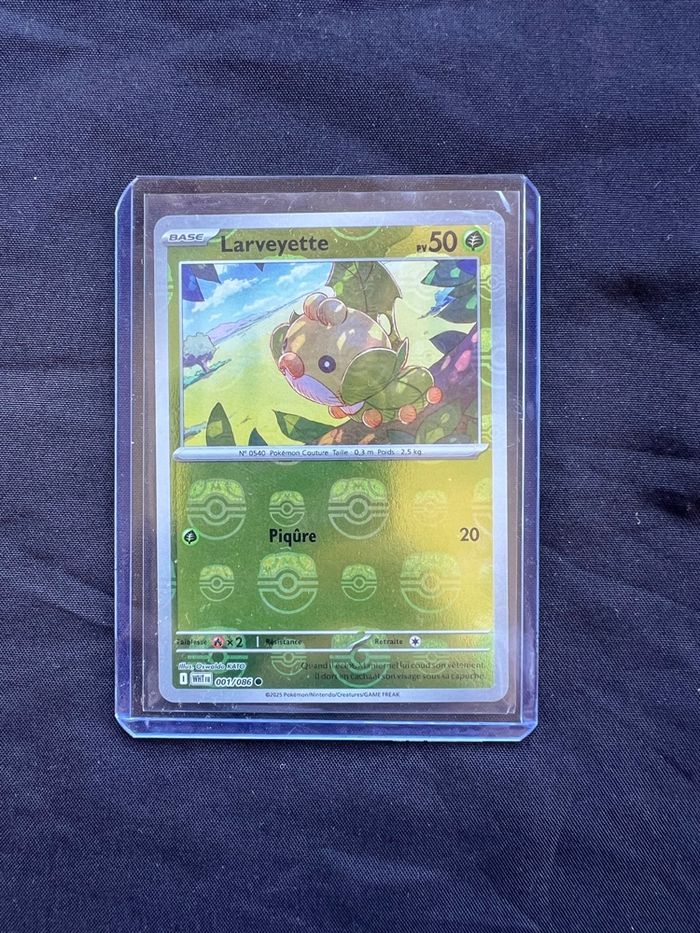 Larveyette master ball wht001