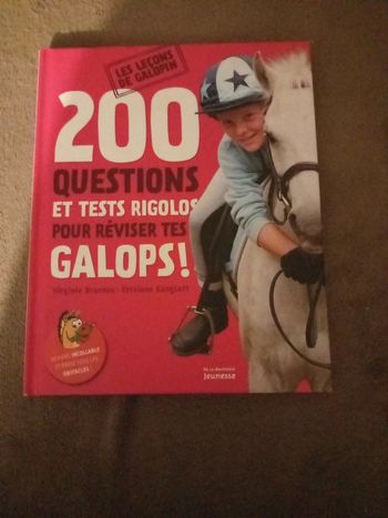 Livre 200 questions et tests rigolos pour réviser tes galops 🔂