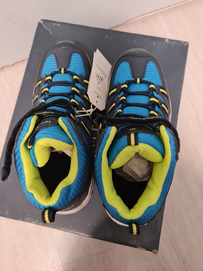 Chaussures de marche imperméables P32 Neuves - photo numéro 7