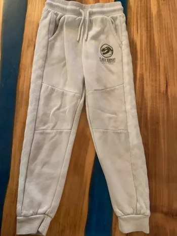 Pantalon dinosaure taille 7/8 ans