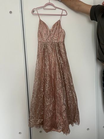 Robe de bal / cérémonie rose à paillettes 