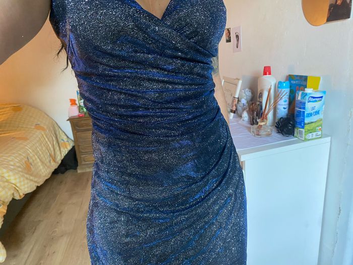 Robe bleue paillettes - photo numéro 2