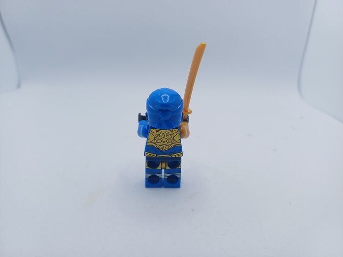 Jay et Armure Ninjago Legacy sur socle - photo numéro 8