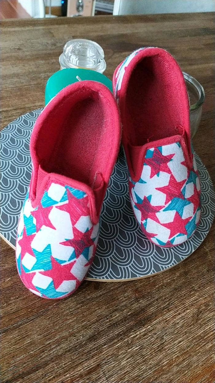 Jolis chaussons étoiles/ Hema/ 27 - photo numéro 3
