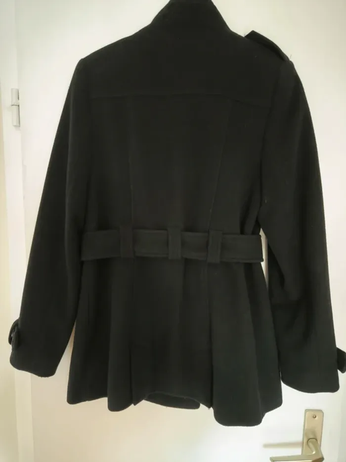 Manteau noir ici et maintenant - photo numéro 2