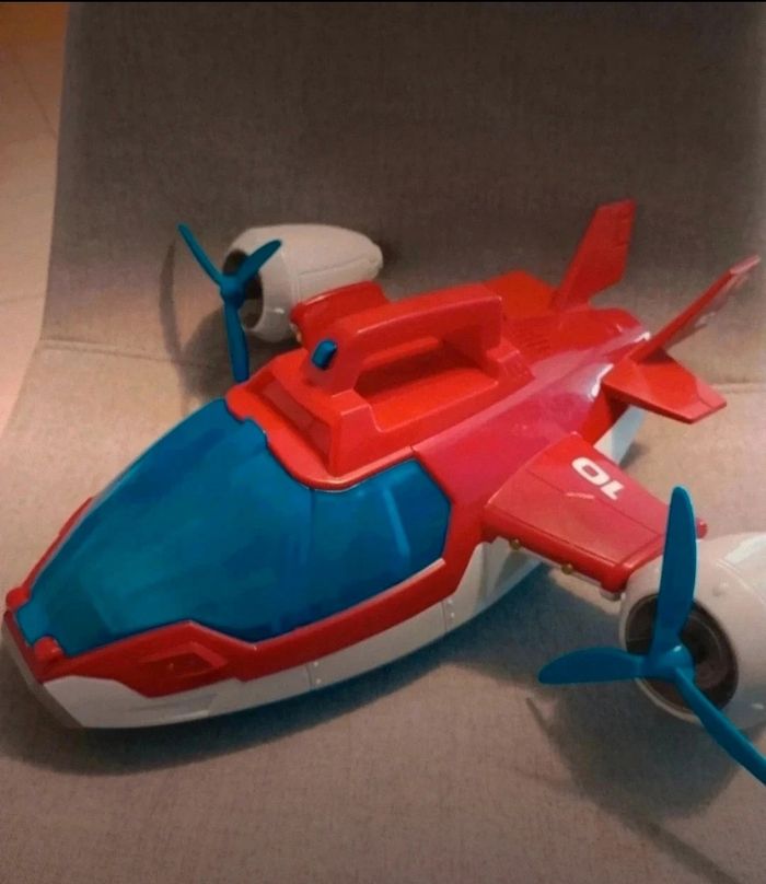 Avion sonore pat patrouille  ( piles neuves)