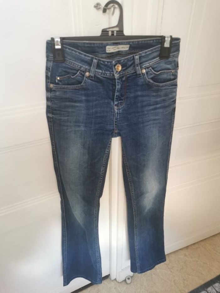 Jean's teddy smith évasé T 34 (acheté 120 euros dans une boutisue jean's)