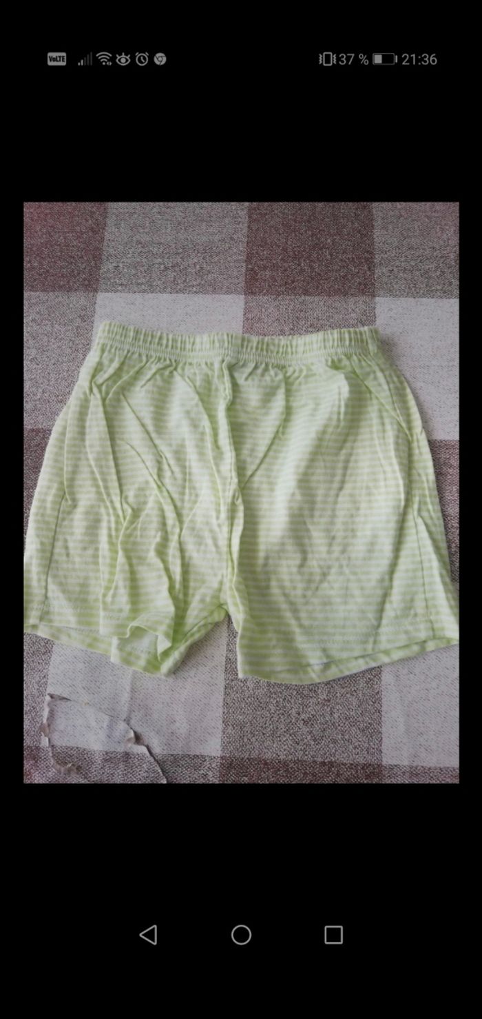 Short 24 mois rayée vert/blanc