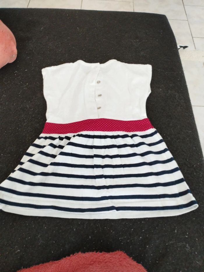 Robe neuve 6 mois - photo numéro 3