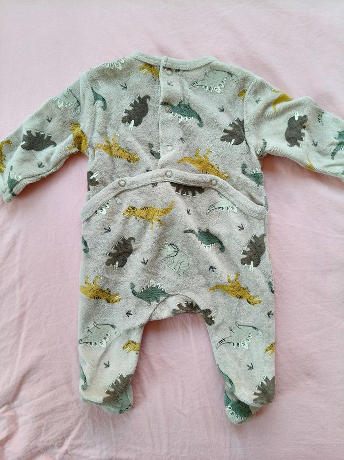 Pijama chaud garçon Kiabi gris dinosaures 52-55 cm - photo numéro 5