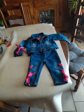 Ensemble blouson et pantalon en jean 👖 pour fille.