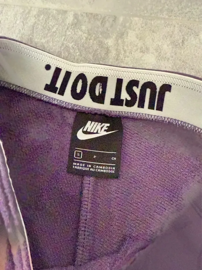 Pantalon de training Nike mauve taille S parfait état - photo numéro 5