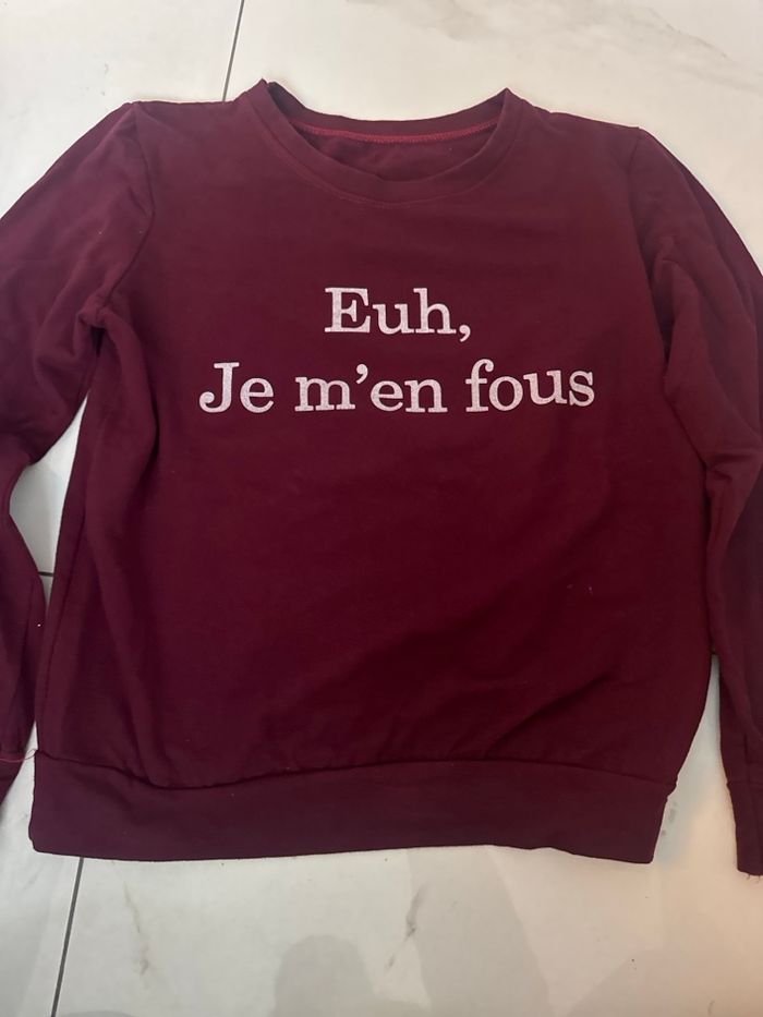 Sweat-shirt bordeaux avec message 😎 - photo numéro 2