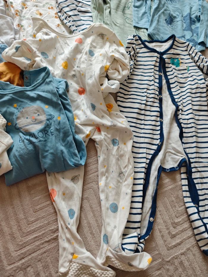Lot de pyjama et bodies - photo numéro 6