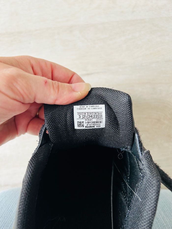 Baskets Reebok noir et or pointure 34 - photo numéro 8