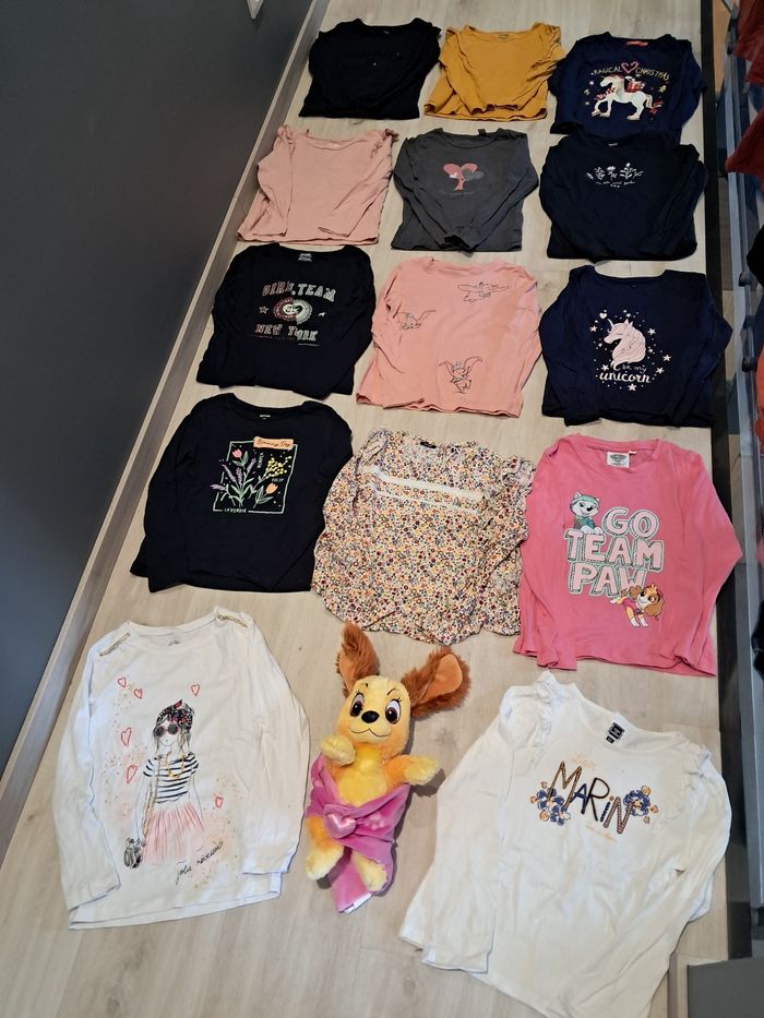 Lot de t shirts à manches longues 6ans fille neufs excellent état