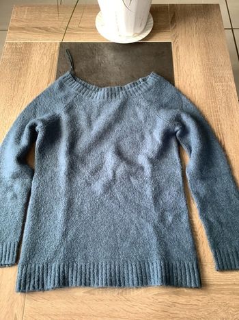 Pull taille 1 longueur 62 cm aisselles à aisselles 40 cm