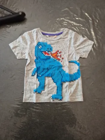 T-shirt dinosaure pixels