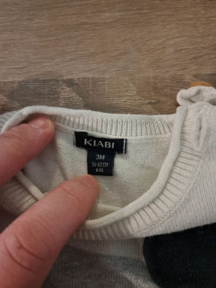 Pull 3 mois Kiabi gris, blanc et marine - photo numéro 3