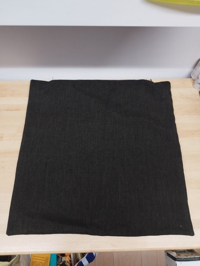 taie d'oreiller en coton de couleur noire. - photo numéro 4