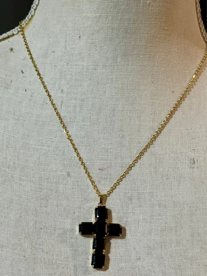 Collier réglable acier inoxydable or grosse croix pavé multi facettes noir - photo numéro 2