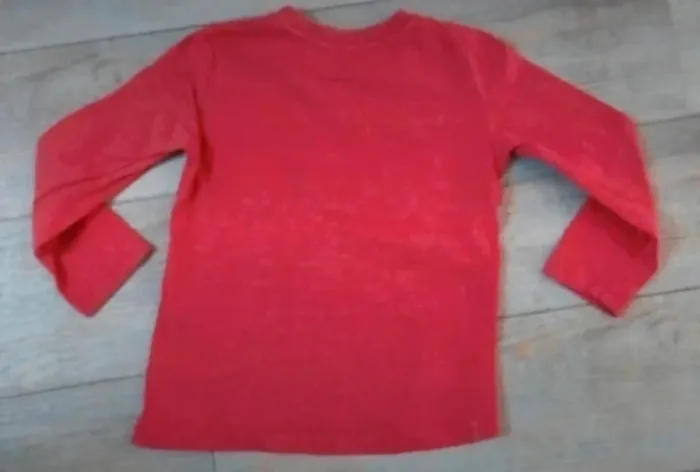 Tee-shirt rouge - photo numéro 3