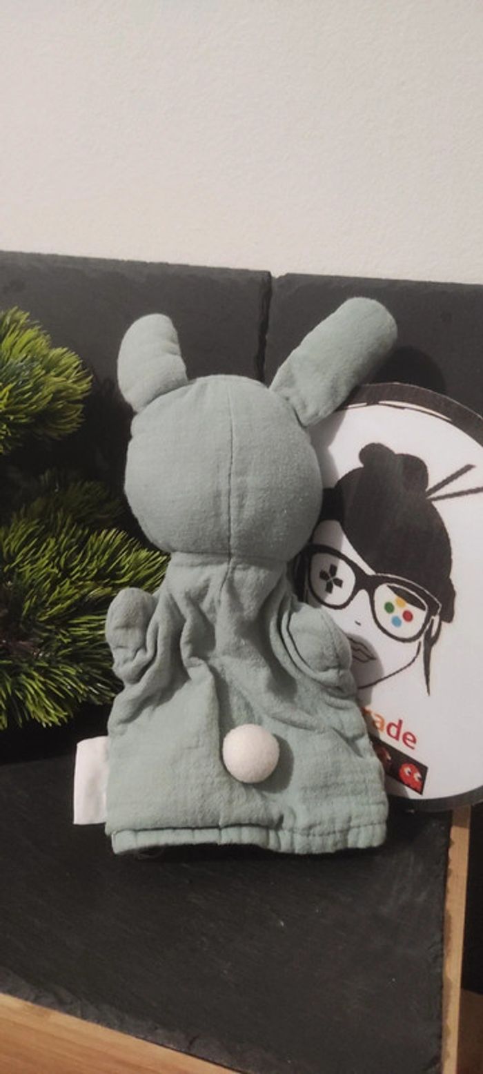doudou marionnette lapin Vertbaudet lange vert noir  coeur blanc pompon Gris - photo numéro 2