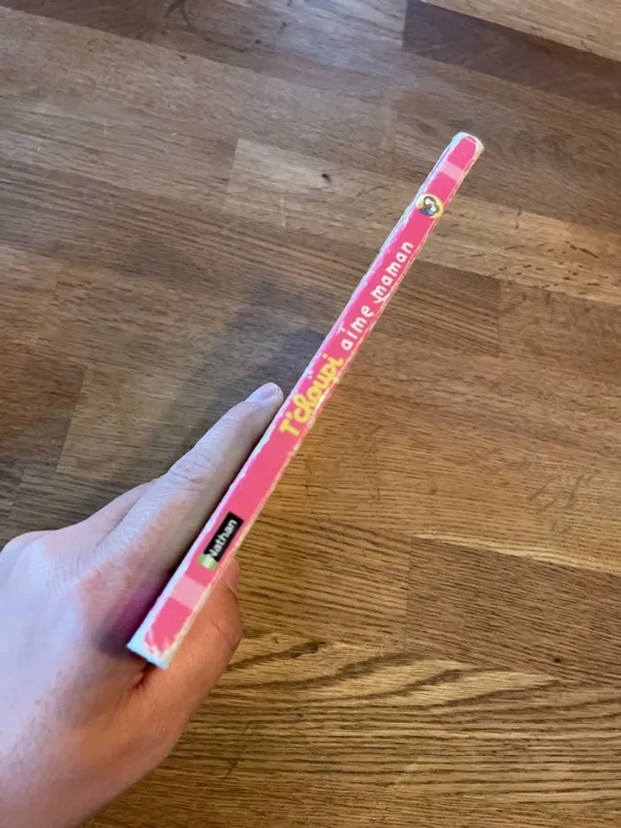 Livre cartonné Tchoupi aime maman - photo numéro 2