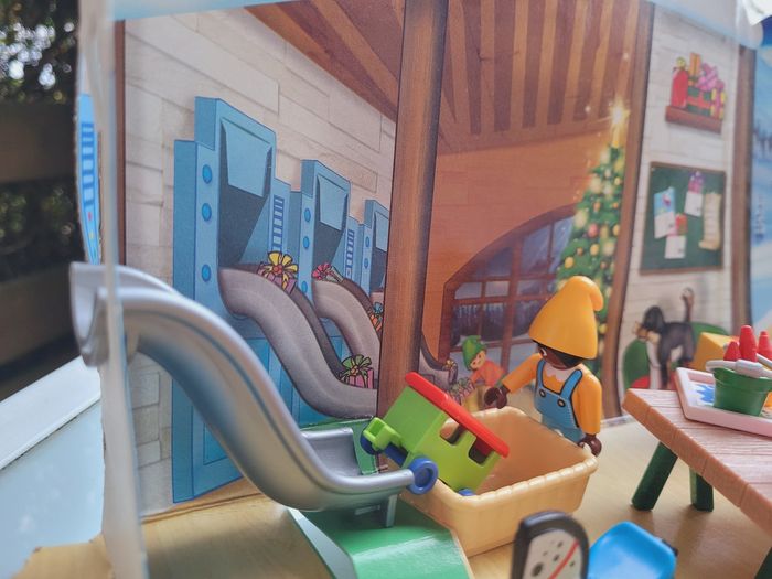 Playmobil 9264 : Calendrier de l'avent, La Fabrique du Père-Noël 🎅 - photo numéro 7