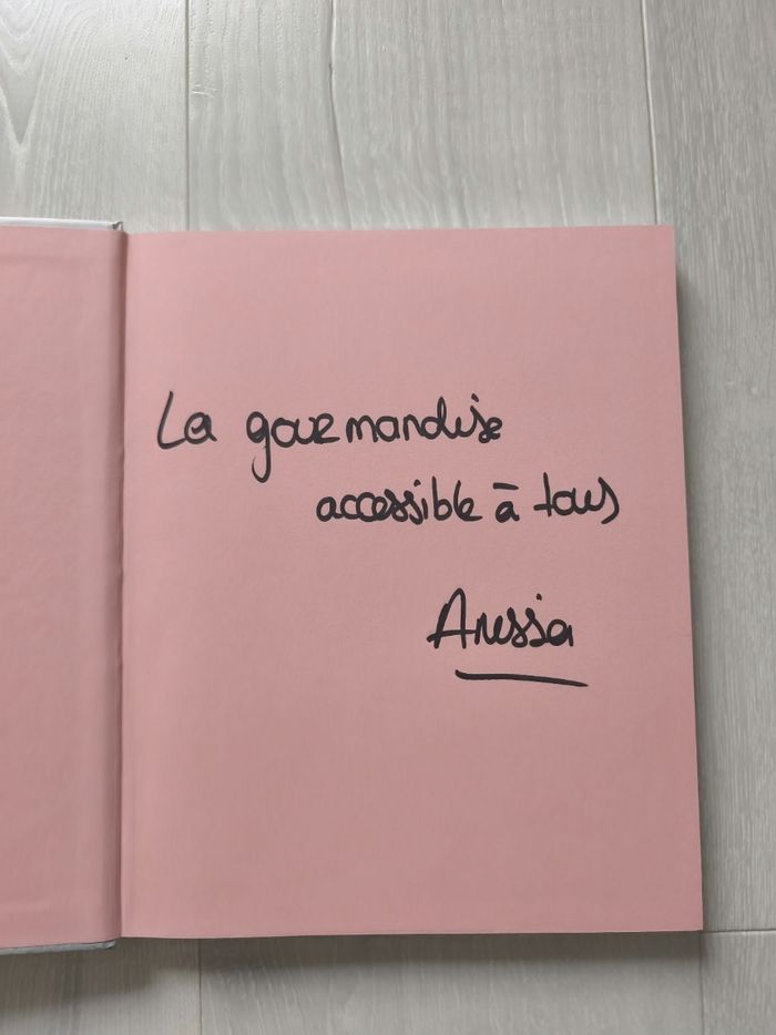 Livre "desserts et pâtisseries sans sucre" par Anissa du Meilleur Pâtissier - photo numéro 2