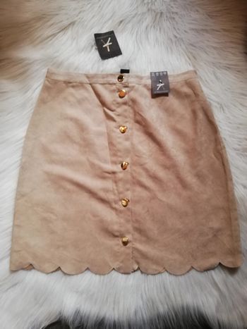 Jolie petite jupe neuve 36