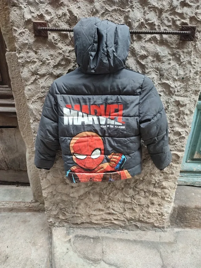 Veste 5 à 6 ans marque marvel - photo numéro 17