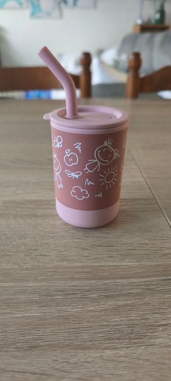 Gobelet enfant avec paille