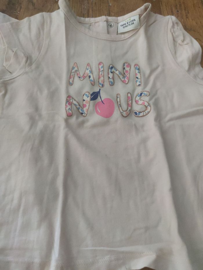 Lot 4 t-shirts et un sous pull 12 mois - photo numéro 3