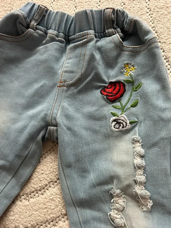 Jean avec roses - photo numéro 3